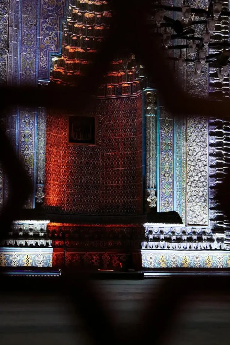Ornate interior with Iznik tiles at the Green Mosque, Bursa
