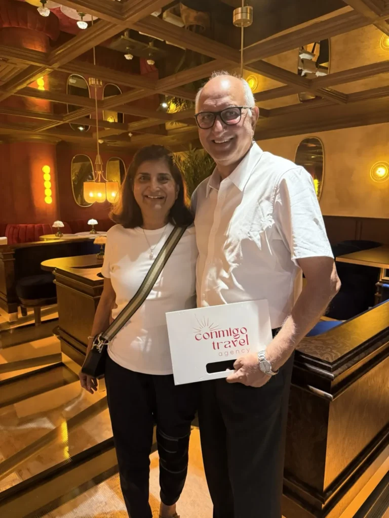 Couple at hotel evening reception with Conmigo Travel