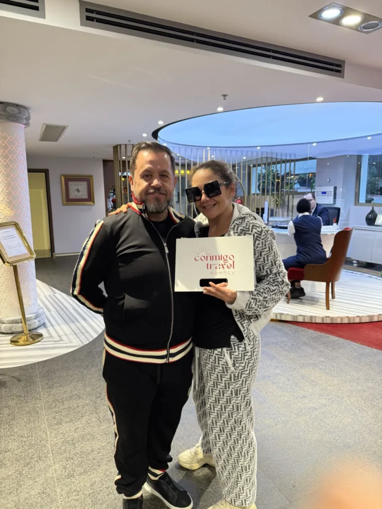 Couple welcomed at hotel with Conmigo Travel
