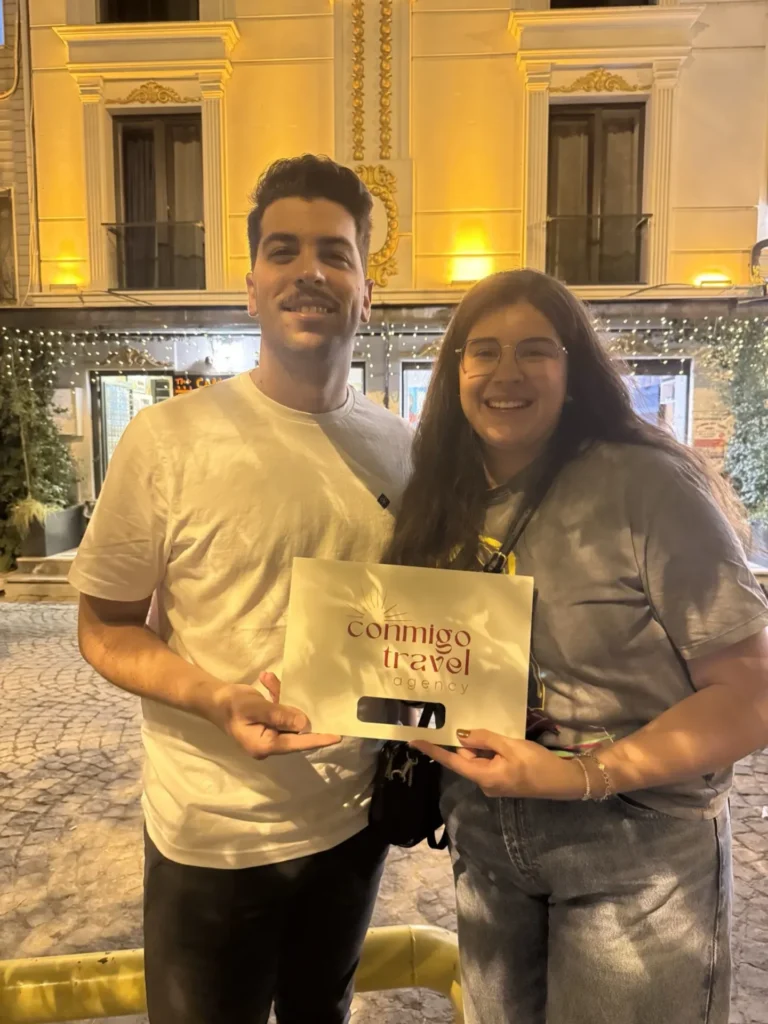Couple enjoying Istanbul nightlife with Conmigo Travel