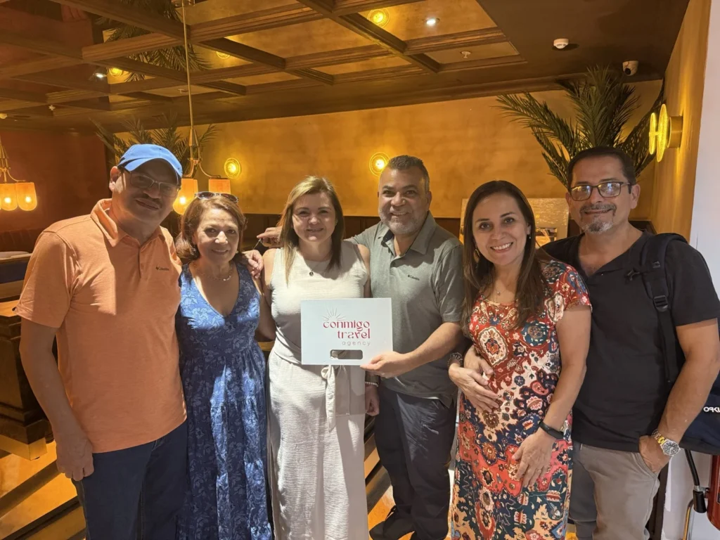 Conmigo Travel group dinner at a Turkish restaurant