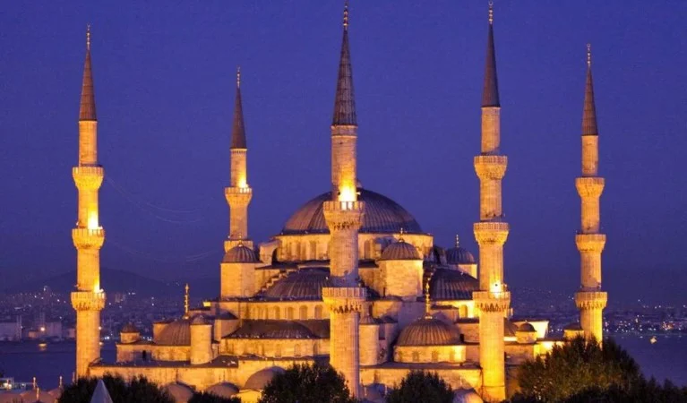 Blue Mosque illuminated at night in Istanbul