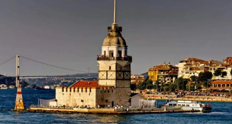 Maiden's Tower on the Bosphorus, Istanbul