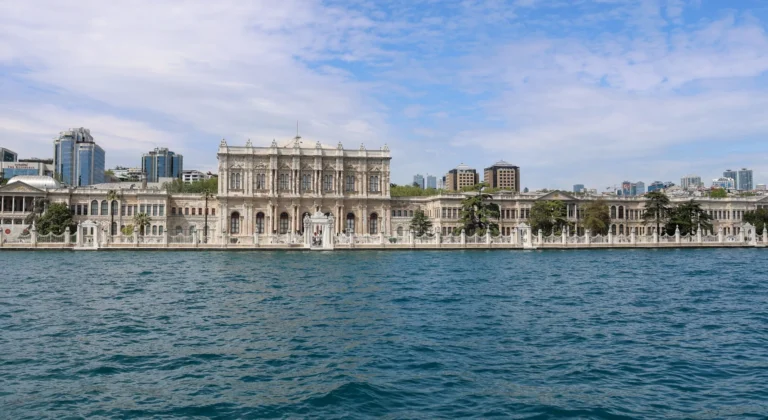 Dolmabahçe Palace, Istanbul: A Guide to the Empire’s Last Address