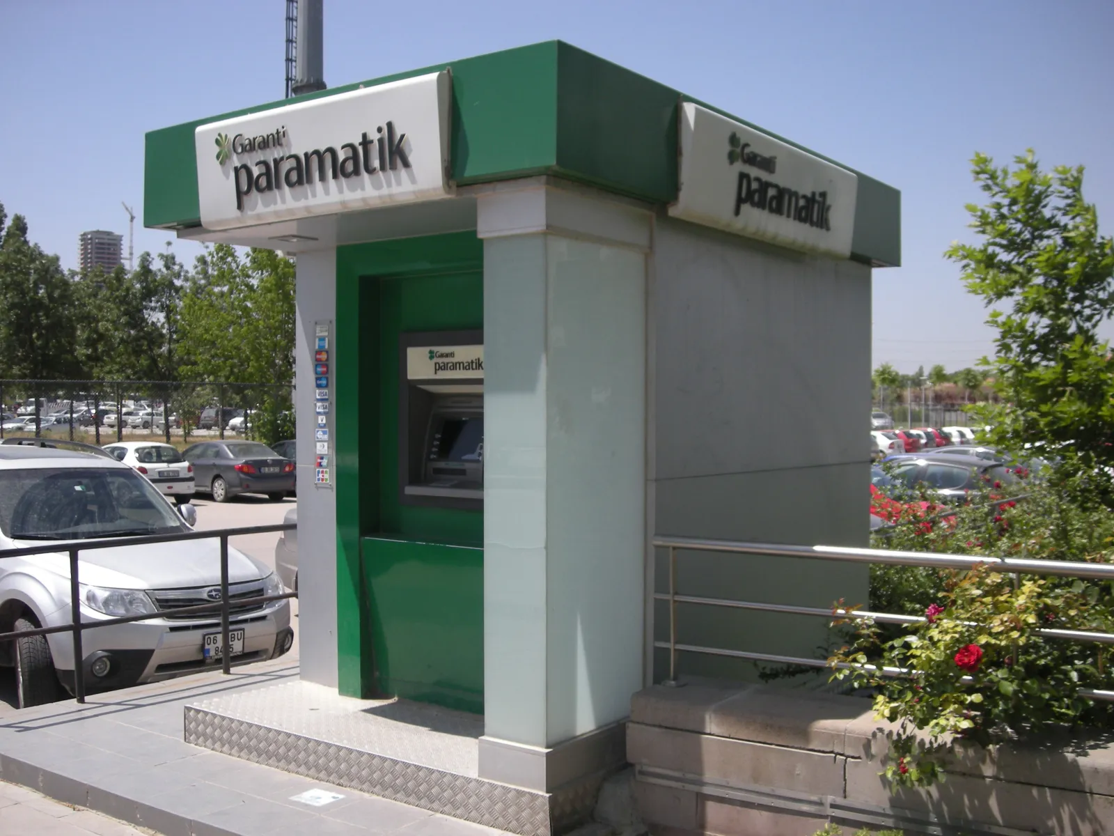 An ATM from a major Turkish bank, a good place to withdraw lira